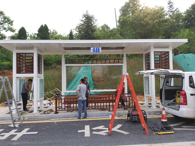 湖南岳陽(yáng)市公交站臺(tái)交付